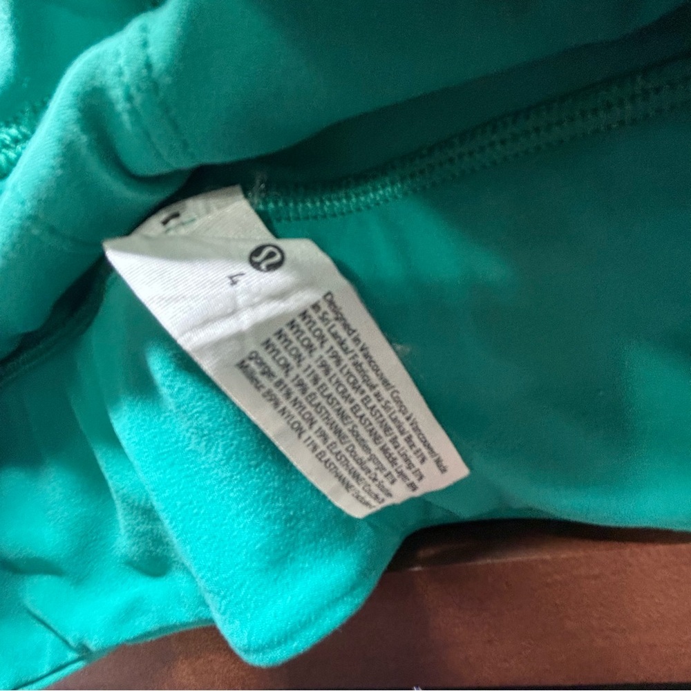 Lululemon Athletica Activewear Set Teal & Black Size 4 top Size 6 leggings - Picture 6 of 15